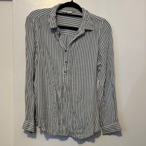 ❤️ 2/$20 beachlunchlounge Striped Button Down Shirt - Green and White